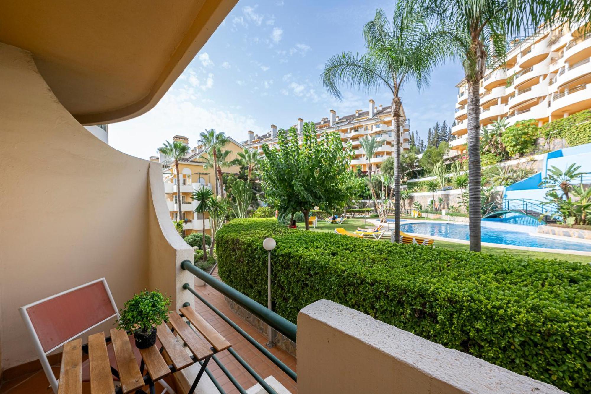Recently Refurbished 2br Flat Pool In Puerto Banus Marbellac