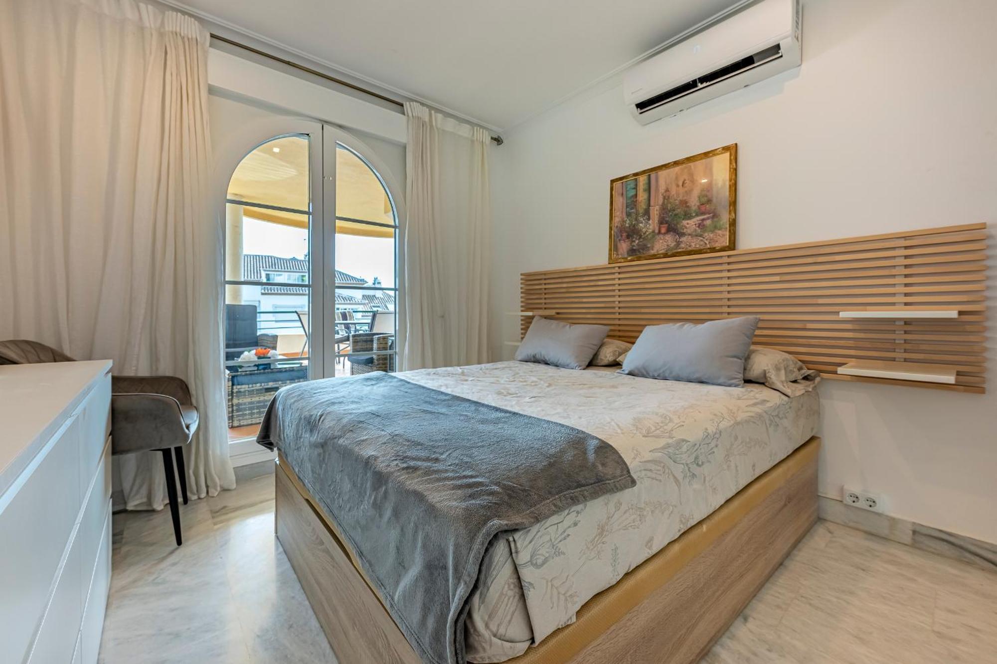 Appartement Recently Refurbished 2br Flat Pool In Puerto Banus Marbellac