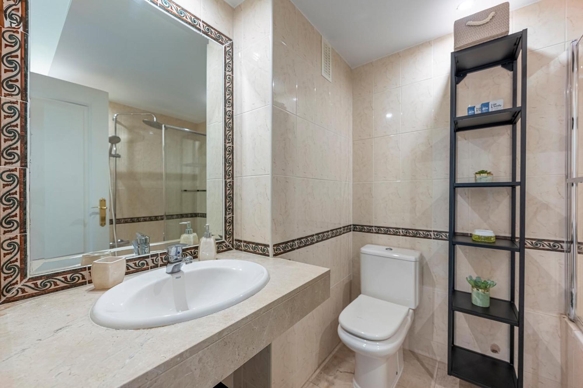 Appartement Recently Refurbished 2br Flat Pool In Puerto Banus Marbellac